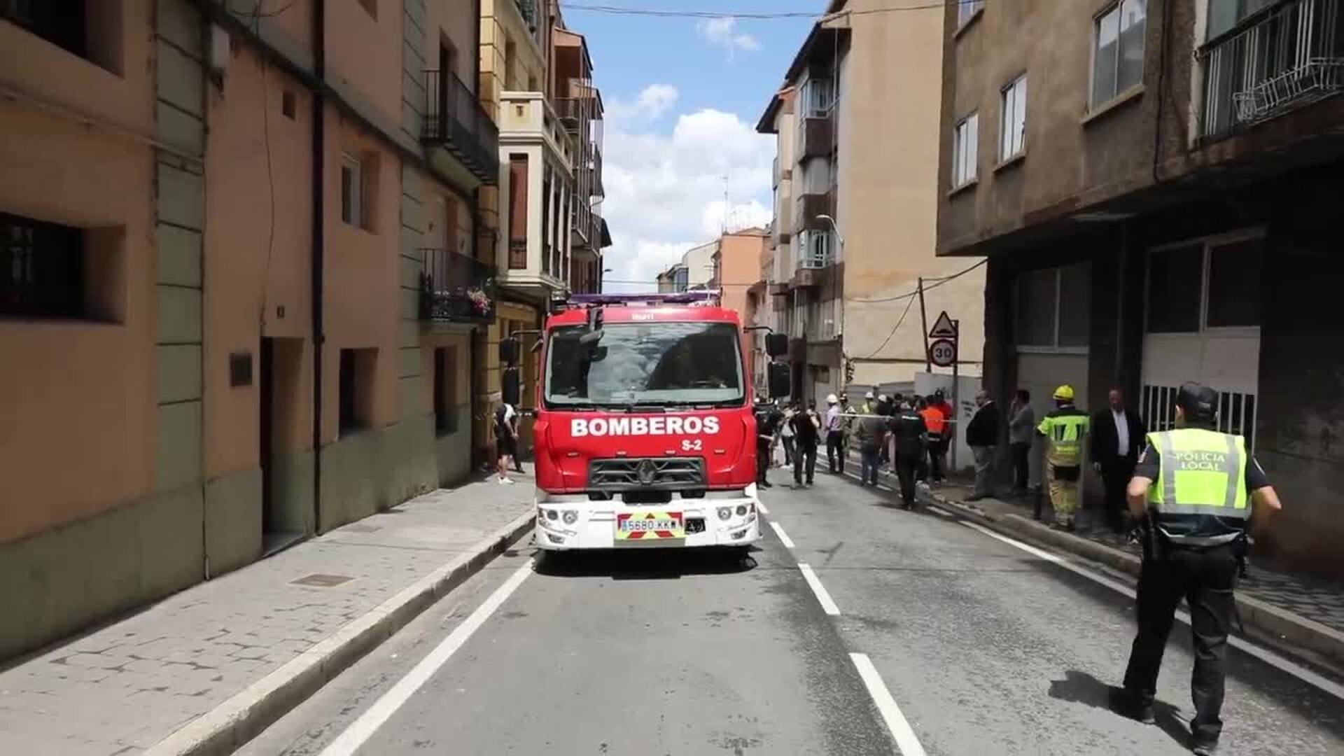 Un edificio de cinco plantas se