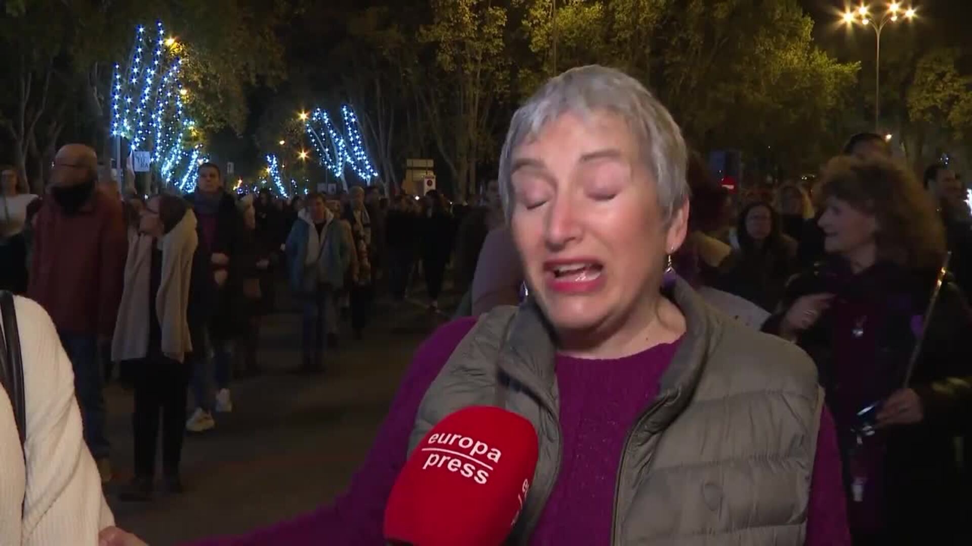 Feministas convocadas por la Comisión 8M recorren Madrid al grito de "Se Acabó"