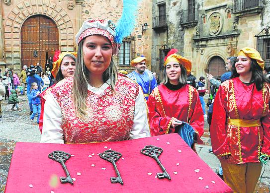 Cálida bienvenida a los Reyes Magos en la concatedral de Santa María de Cáceres