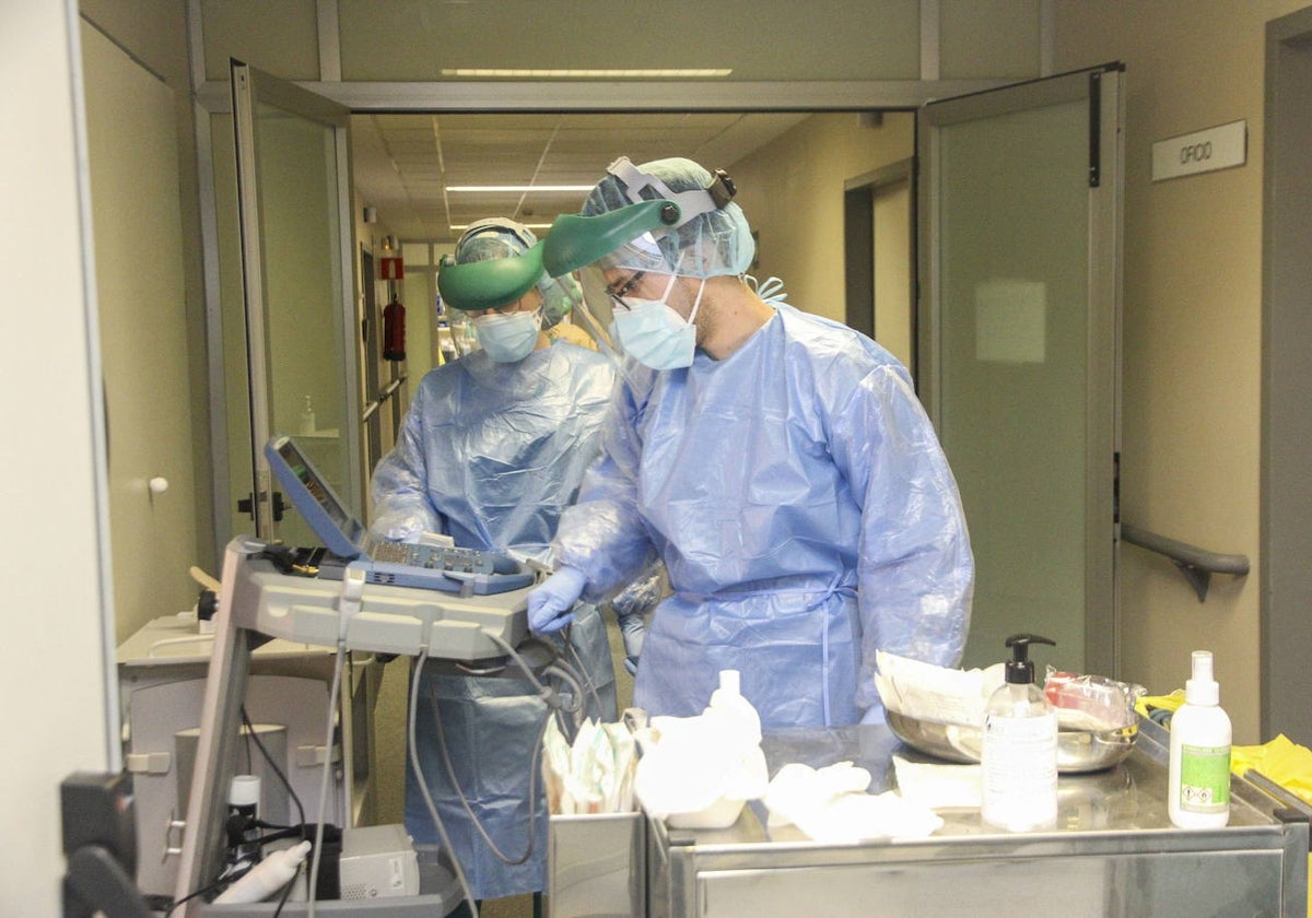 El Hospital San Pedro de Alcántara de Cáceres ha abierto la octava planta, como ya hizo en pandemia.