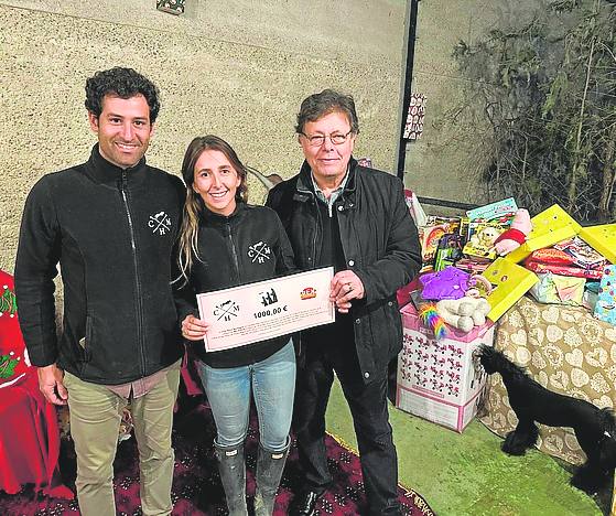 Donación del Club Hípico Monfragüe a Arema. 