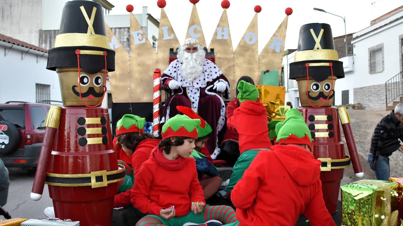 Los Magos de Oriente llenan Alburquerque de ilusión