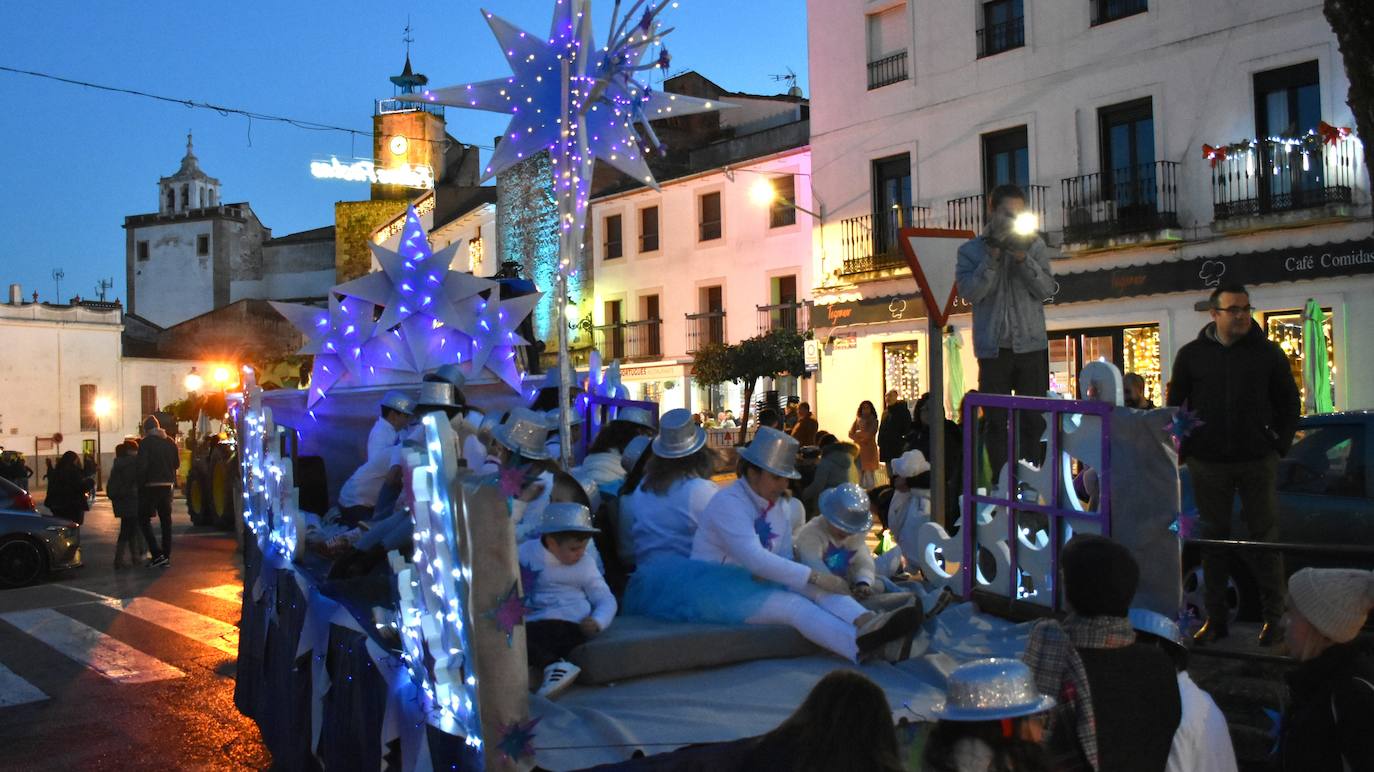 Los Magos de Oriente llenan Alburquerque de ilusión