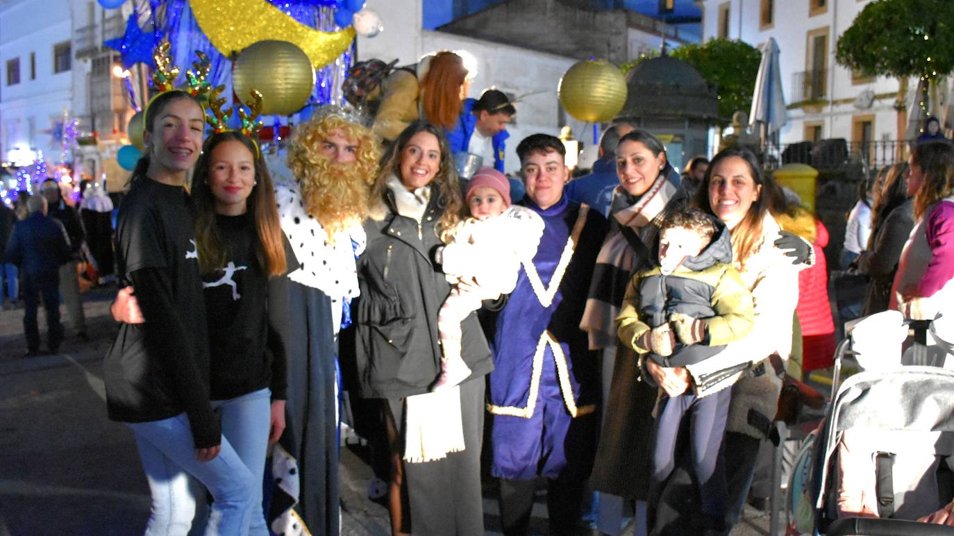 Los Magos de Oriente llenan Alburquerque de ilusión