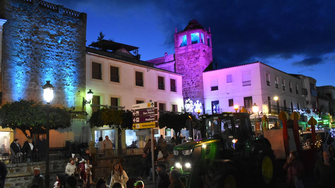 Los Magos de Oriente llenan Alburquerque de ilusión