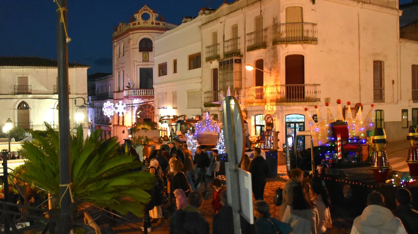 Los Magos de Oriente llenan Alburquerque de ilusión