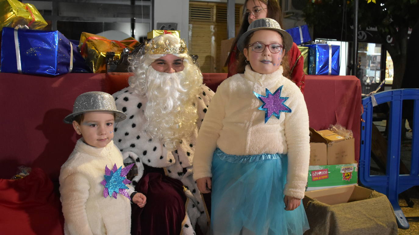 Los Magos de Oriente llenan Alburquerque de ilusión