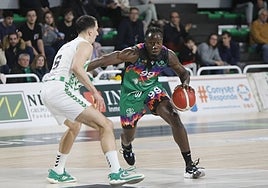 Hamilton, reciente fichaje, durante el último duelo disputado en el Multiusos ante el Betis.