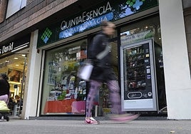 Exterior de un negocio de parafarmacia.