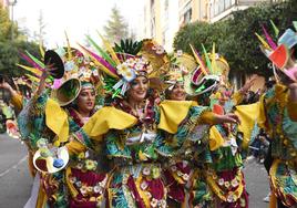 Los Tukanes, en el desfile del Carnaval de Badajoz de 2023.