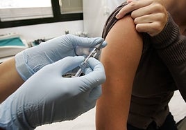 La campaña de vacunación se lleva a cabo en todos los centros de salud y consultorios