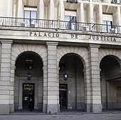 Absuelto un médico del SES que consultó 17 veces el historial de su ex