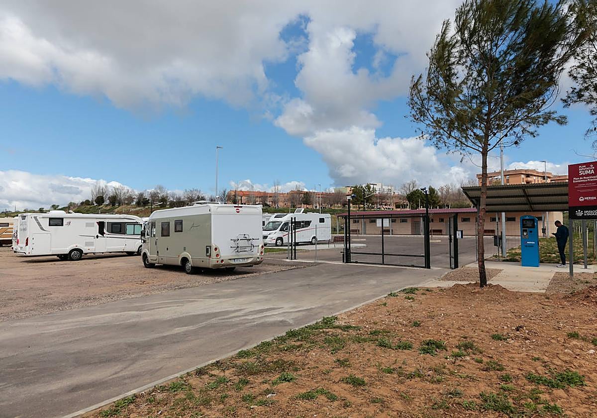 Más de 4.000 vehículos han hecho uso del área de autocaravanas de Mérida