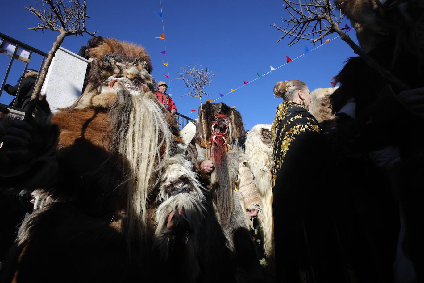 Carantoñas multitudinarias y con ansia de ser internacionales