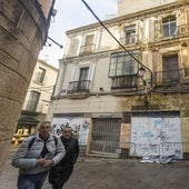 Edificios en mal estado afean las calles más céntricas del casco viejo de Cáceres