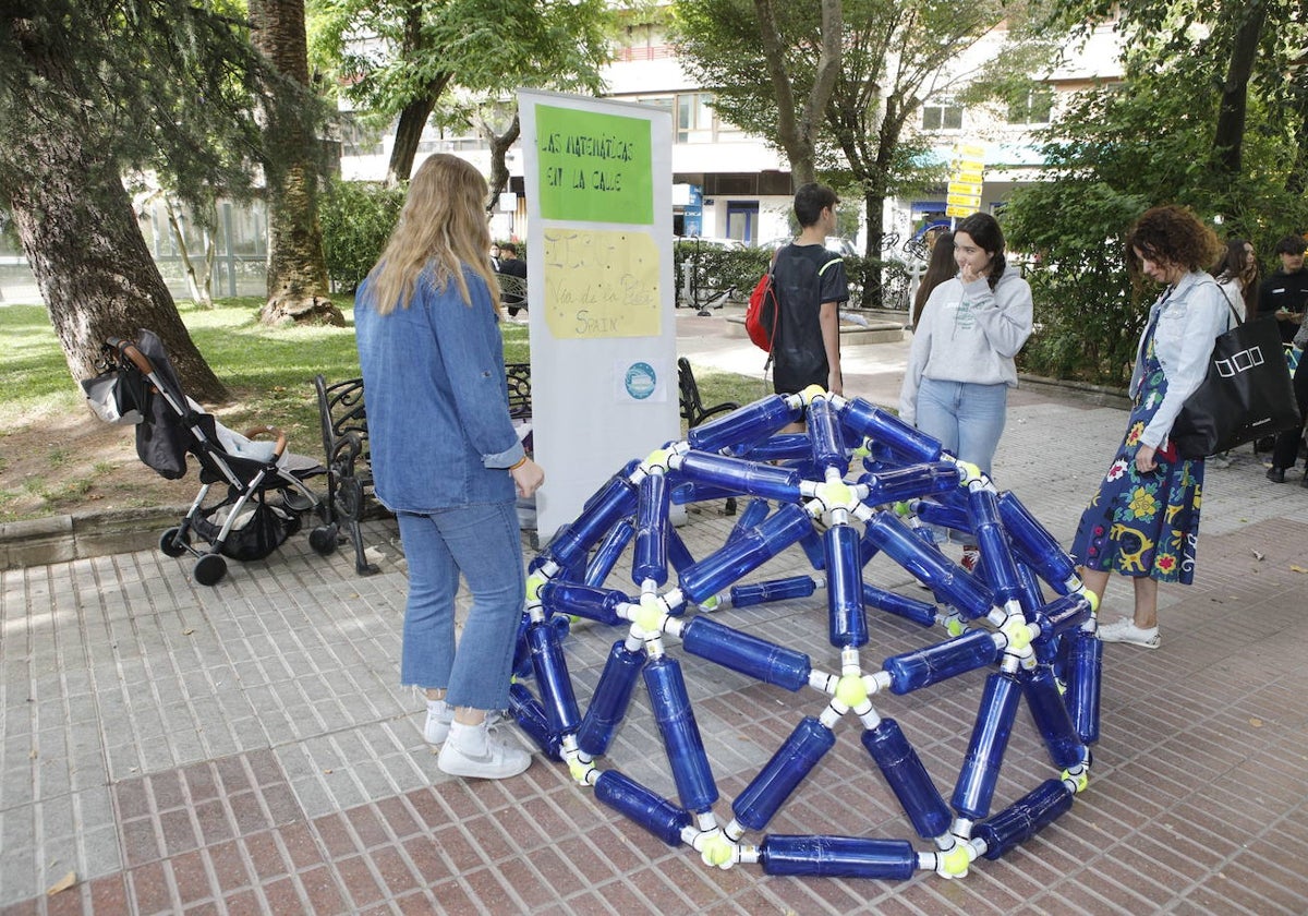 Actividad para sacar las matemáticas a la calle celebrada en Cáceres en mayo del año pasado.