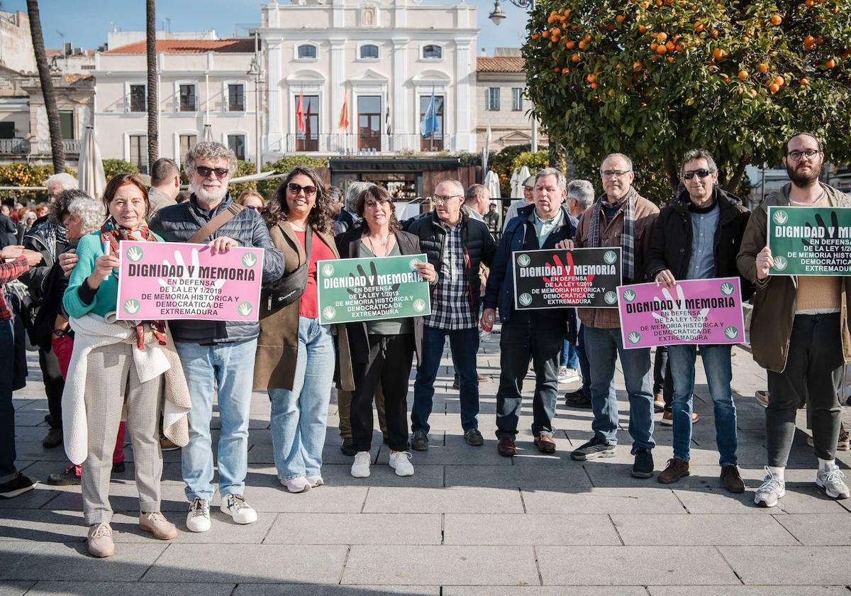 Imagen de la concentración que ha tenido lugar este sábado en Mérida.