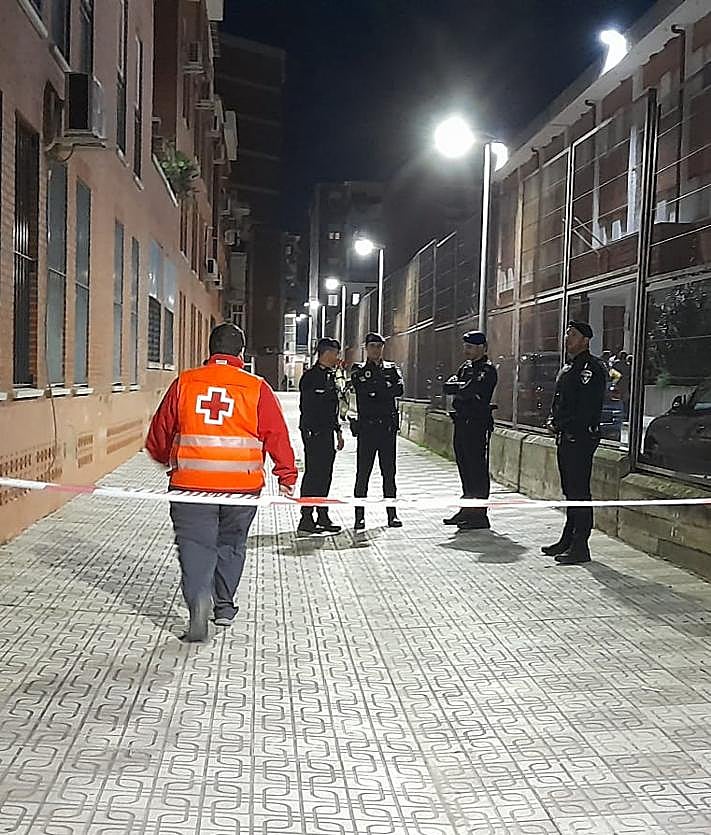 Imagen secundaria 2 - Dos adolescentes en la UCI y un profesor herido tras una explosión en el laboratorio del Instituto San Fernando