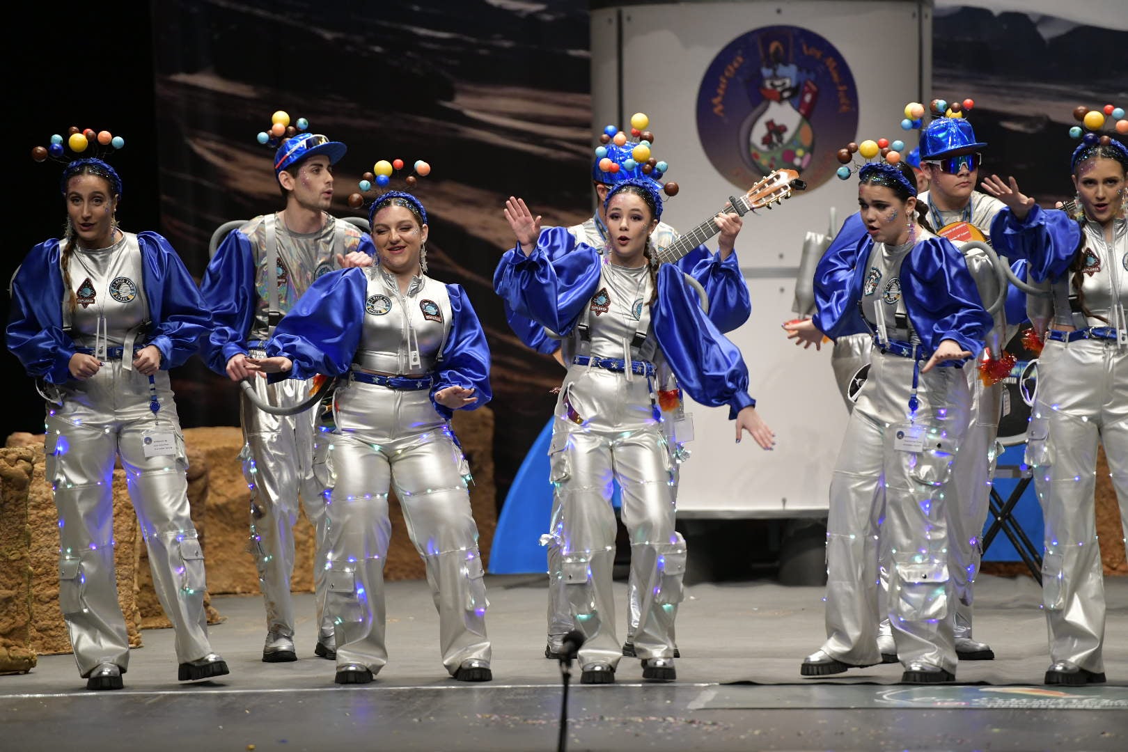 Los Mini Folk conquistan su espacio como astronautas