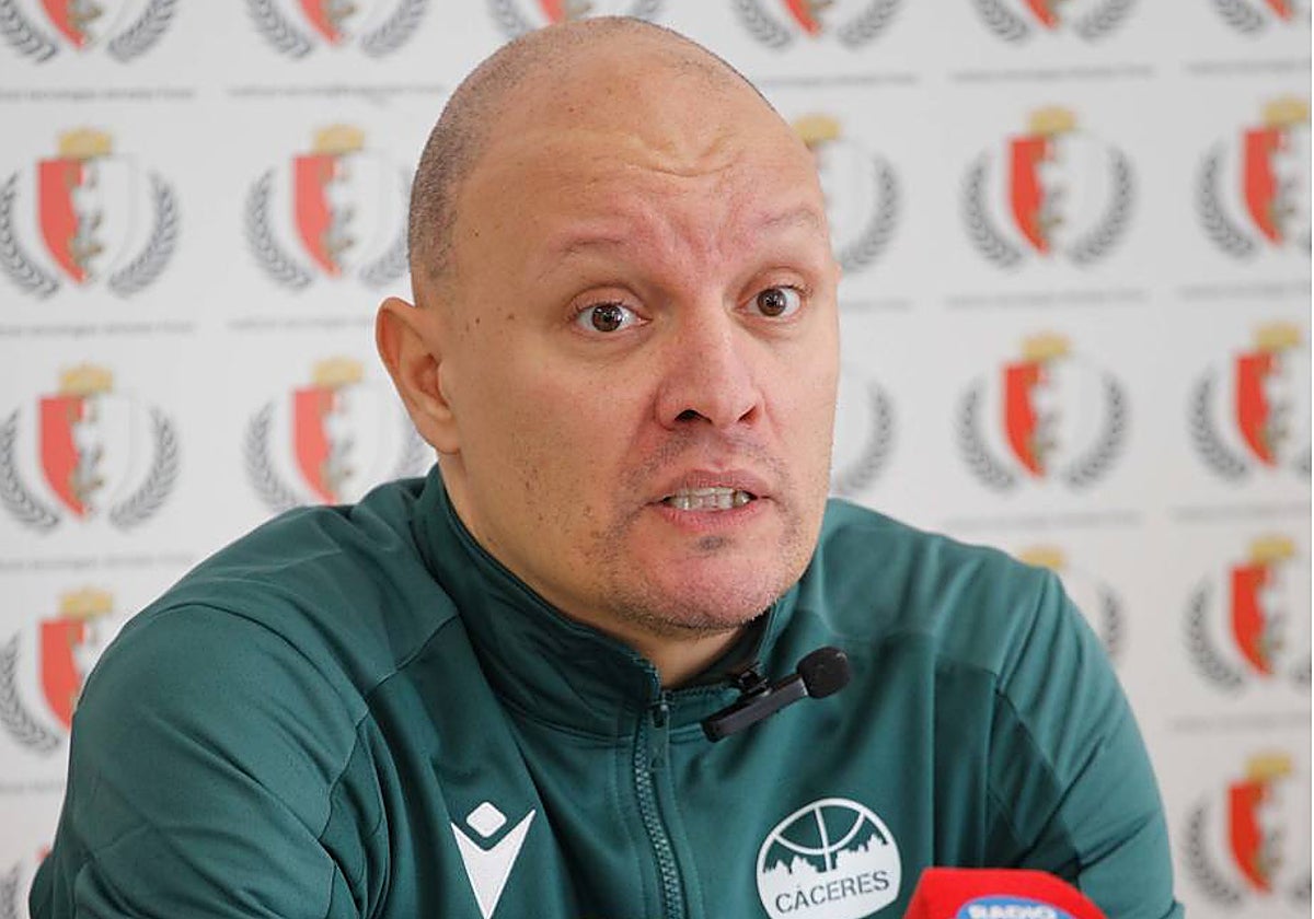 Arturo Álvarez, durante su presentación el martes.