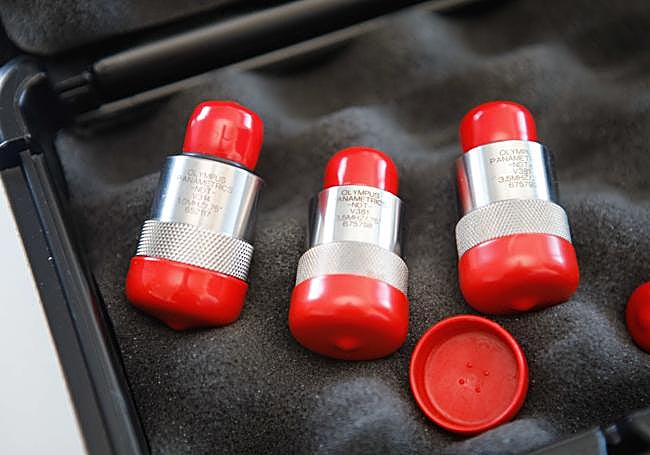 En la imagen, los transductores, piezas esenciales y centrales del proyecto de la UEx.