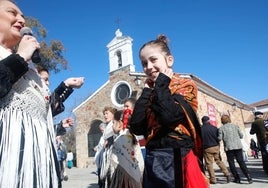 Los rostros más jóvenes se van incorporando a la romería de San Blas