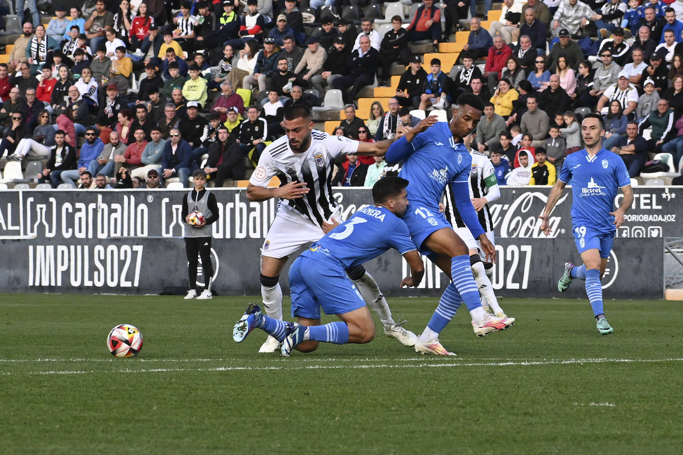 El partido entre el Badajoz y el Illescas, en imágenes