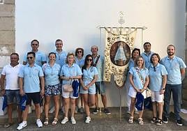 Junta de gobierno, junto al párroco, en el Petitorio