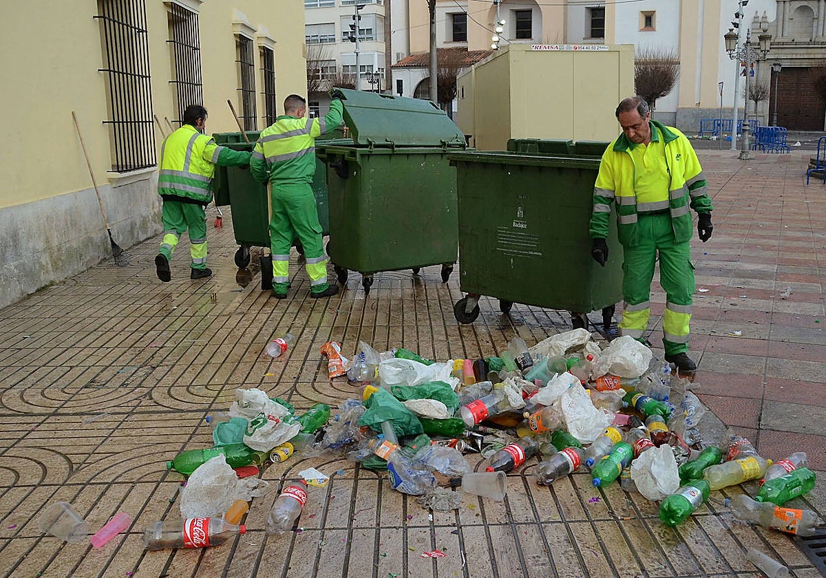 Equipo de limpieza en Carnaval.