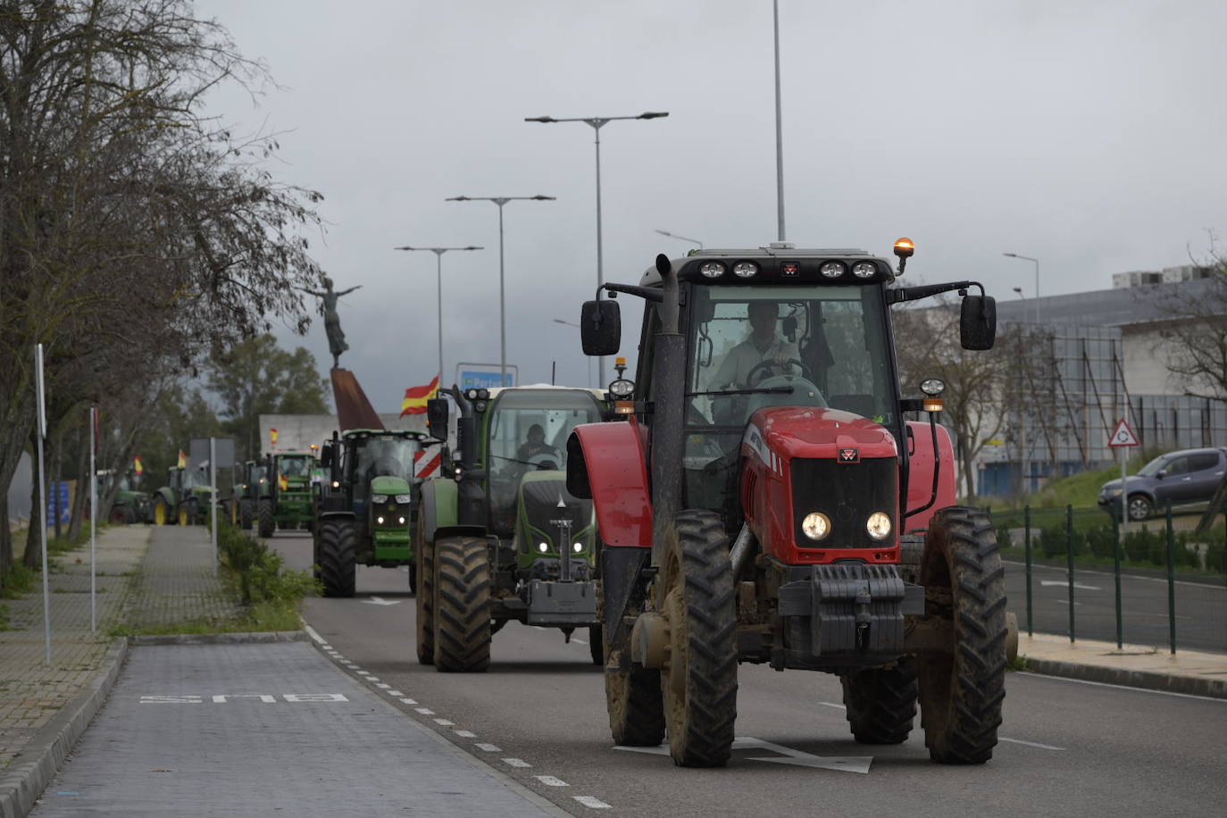 Fotos | Protesta de los agricultores este viernes en Badajoz