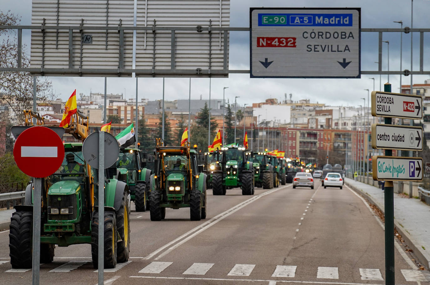 Fotos | Protesta de los agricultores este viernes en Badajoz