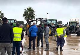 Ganaderos concetrados en la estación Repsol