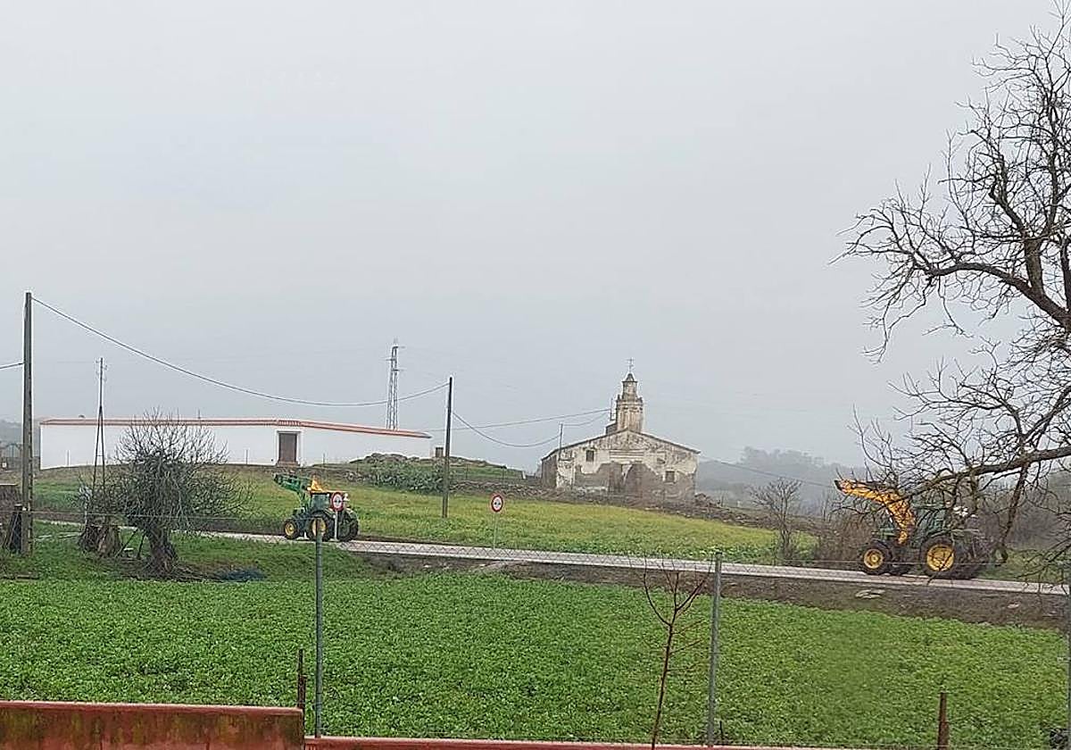 Algunos de los tractores que han circulado por la N435.