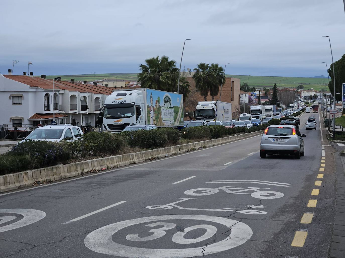 Tráfico lento en el centro de Mérida por la circulación de tractores.