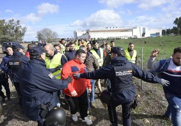 Cinco horas de marcha sobre Badajoz y un pequeño corte en la A-5