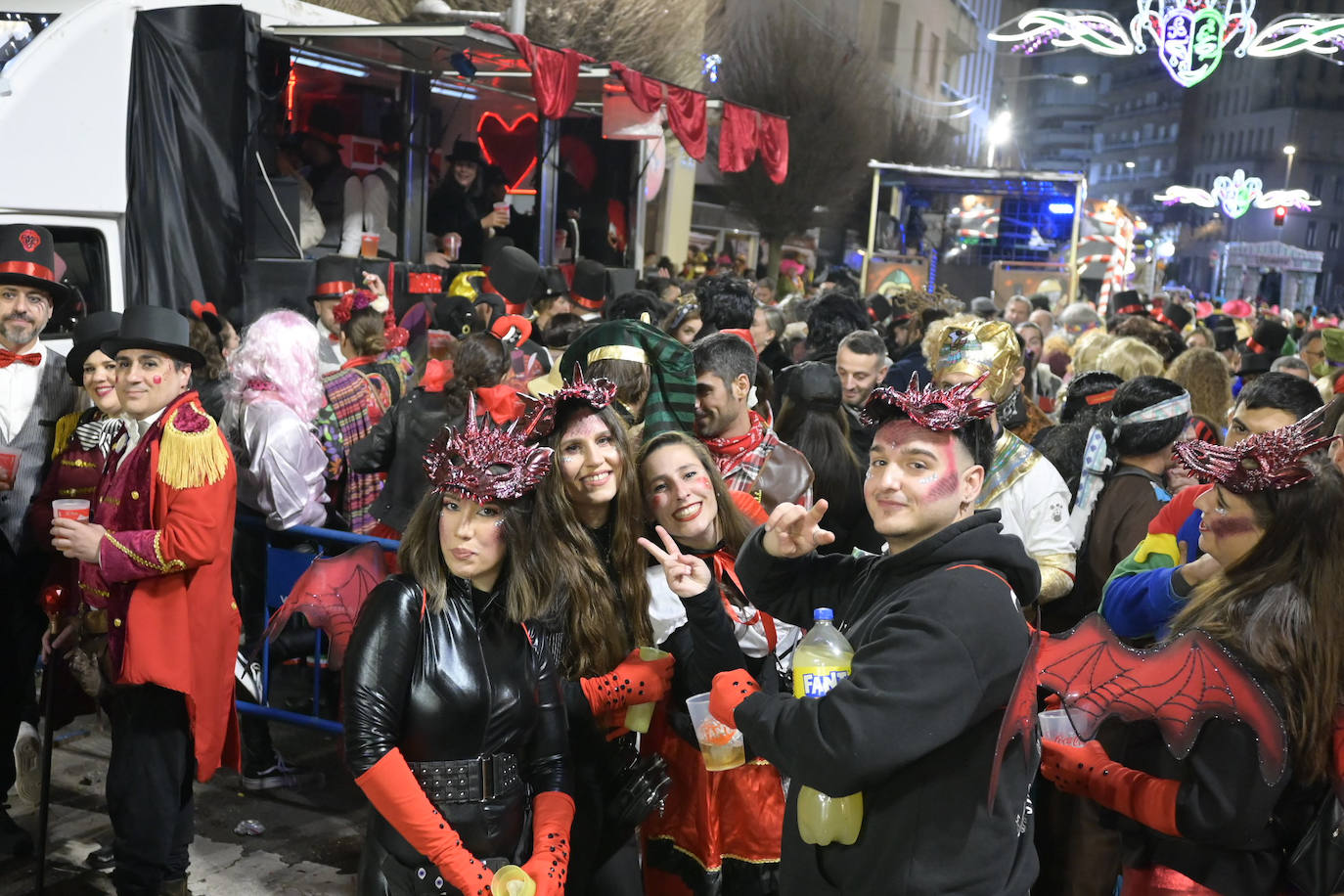 Lo mejor de la primera noche del Carnaval de Badajoz, en imágenes