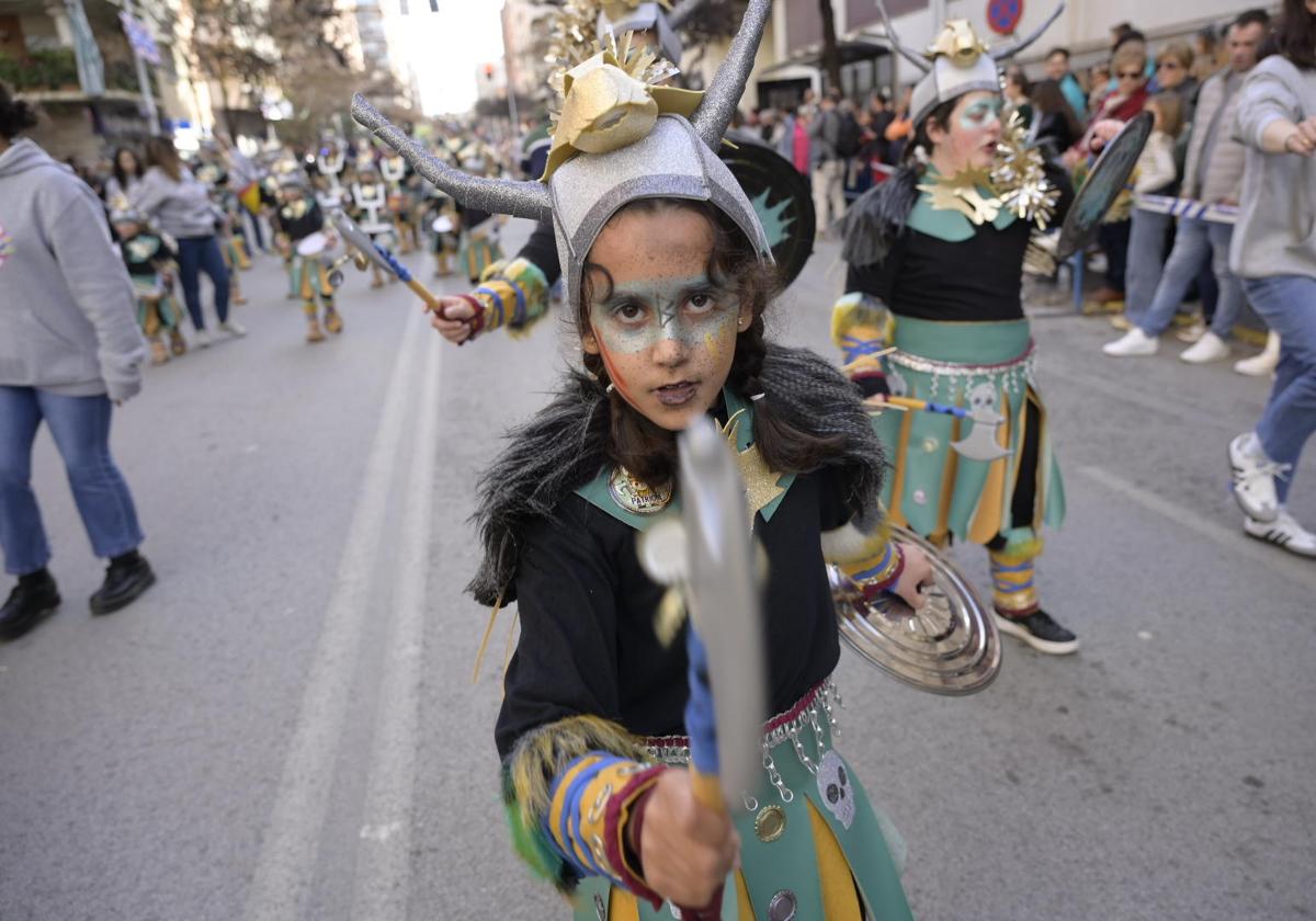 Las mejores imágenes del colorido desfile infantil del Carnaval de Badajoz 2024 (II)