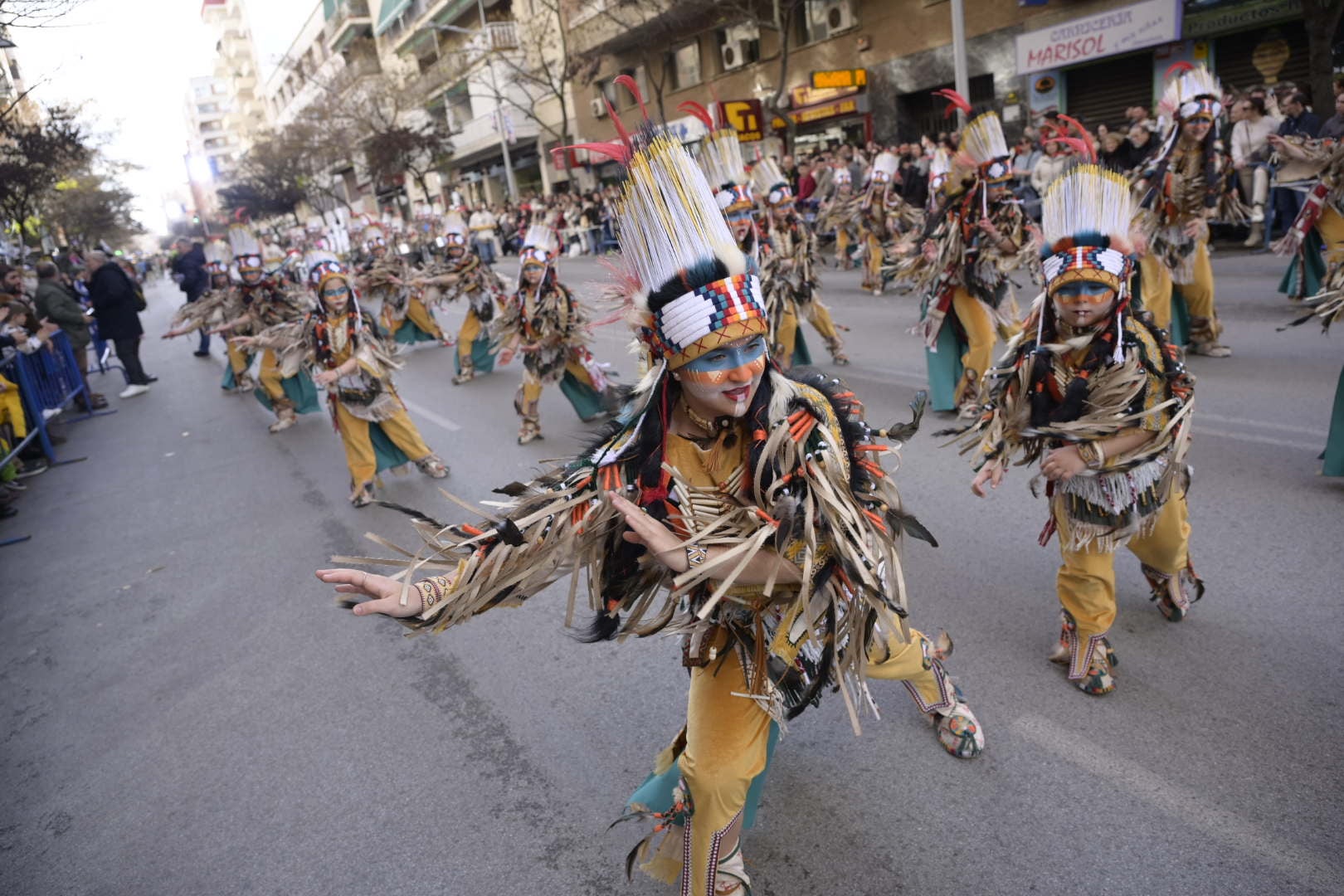 Las mejores imágenes del colorido desfile infantil del Carnaval de Badajoz 2024 (II)