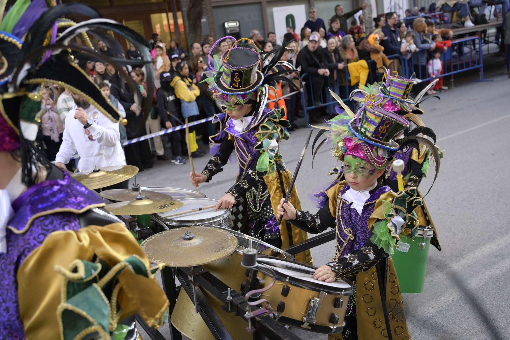 Las mejores imágenes del colorido desfile infantil del Carnaval de Badajoz 2024 (II)