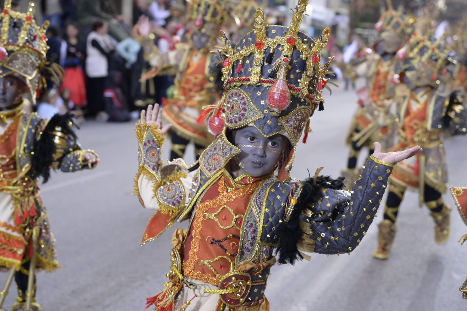 Las mejores imágenes del colorido desfile infantil del Carnaval de Badajoz 2024 (II)