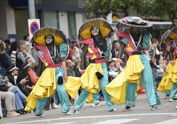 Las mejores imágenes del gran desfile de comparsas del Carnaval de Badajoz II