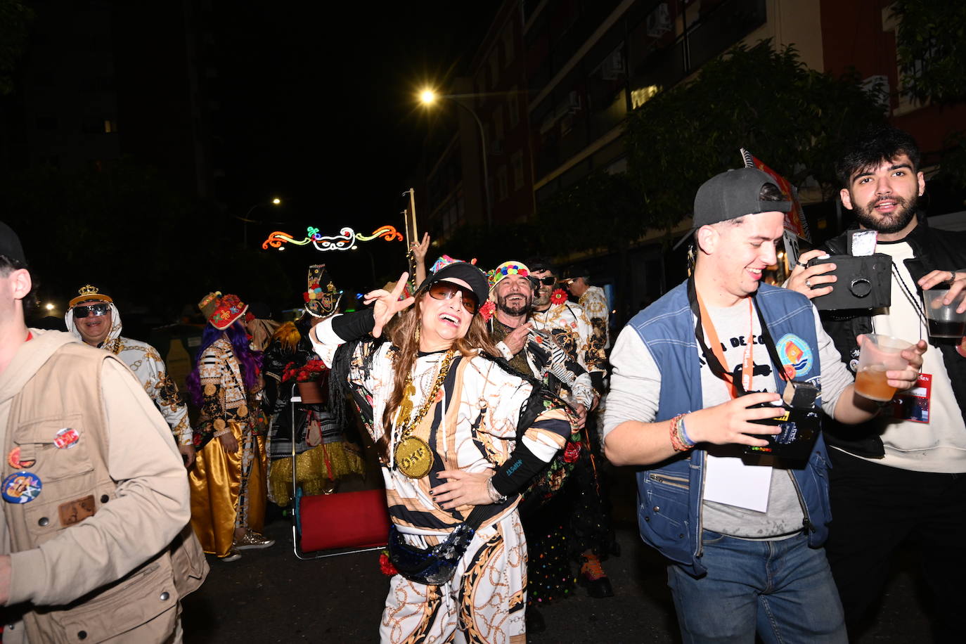 Las mejores imágenes de los grupos participantes en el desfile del Carnaval de Badajoz