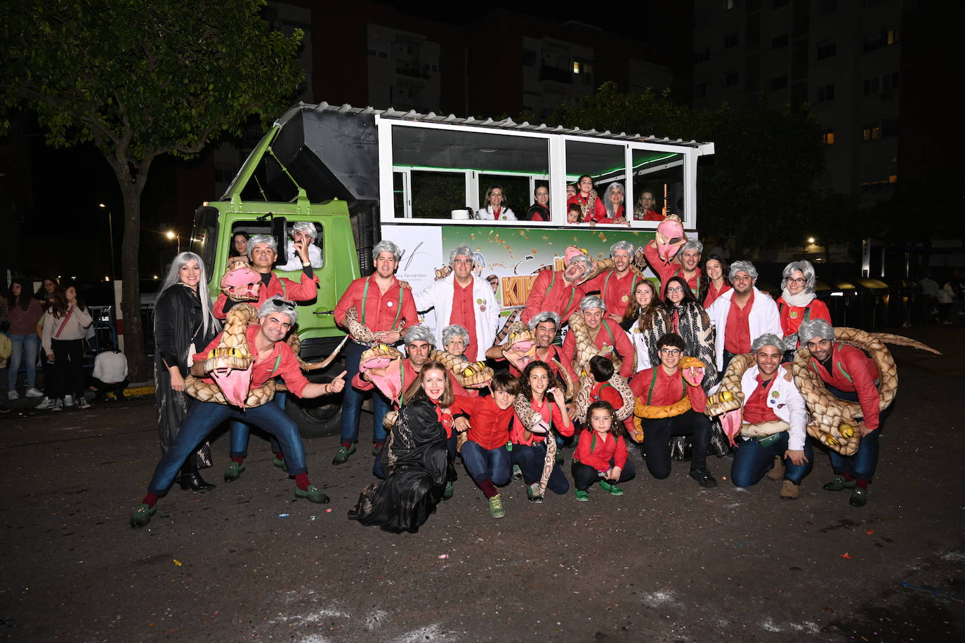 Las mejores imágenes de los grupos participantes en el desfile del Carnaval de Badajoz