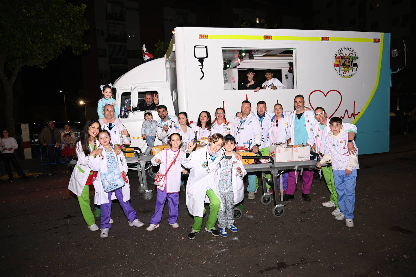 Las mejores imágenes de los grupos participantes en el desfile del Carnaval de Badajoz