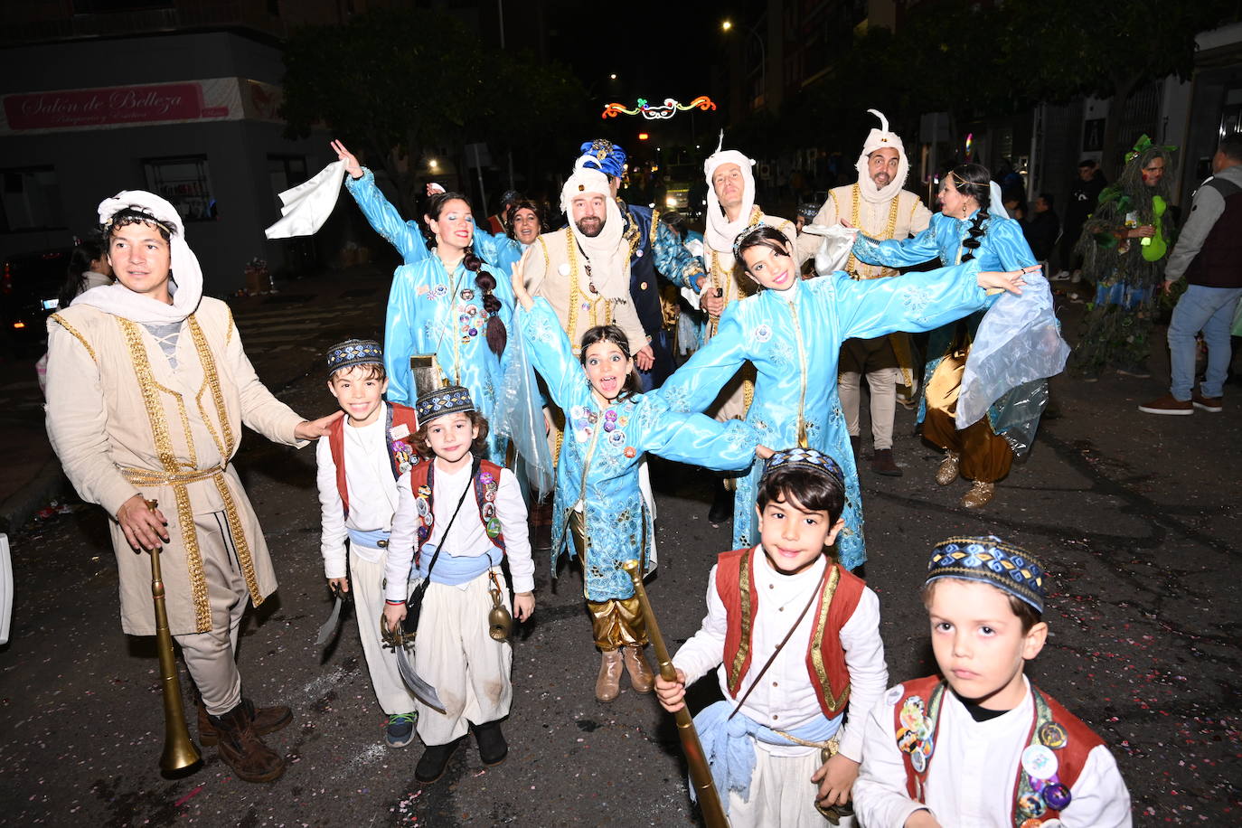 Las mejores imágenes de los grupos participantes en el desfile del Carnaval de Badajoz