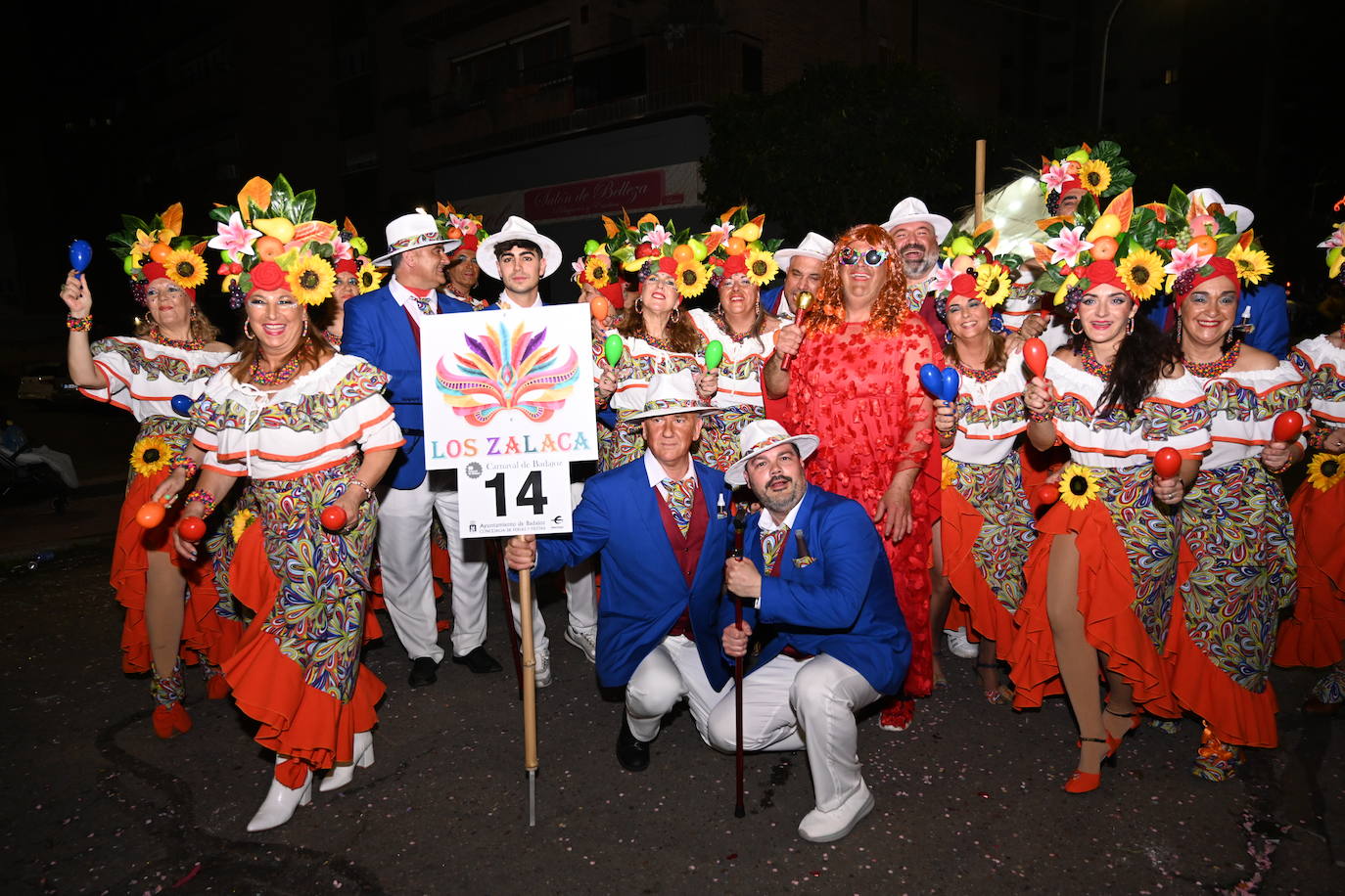 Las mejores imágenes de los grupos participantes en el desfile del Carnaval de Badajoz