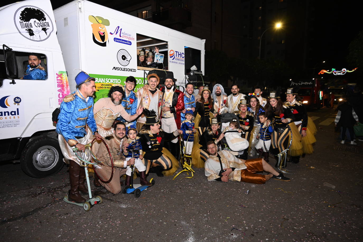 Las mejores imágenes de los grupos participantes en el desfile del Carnaval de Badajoz