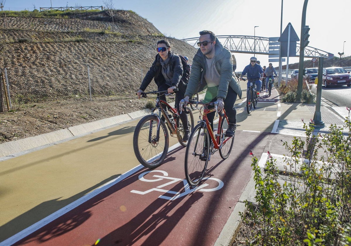 Imagen del carril bici de la ronda Sureste de Cáceres.