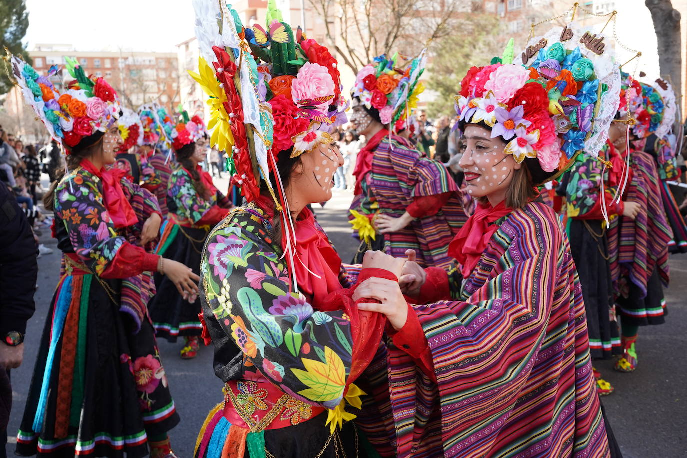 Las mejores imágenes del Desfile despedida del Carnaval de Badajoz 2024 (II)