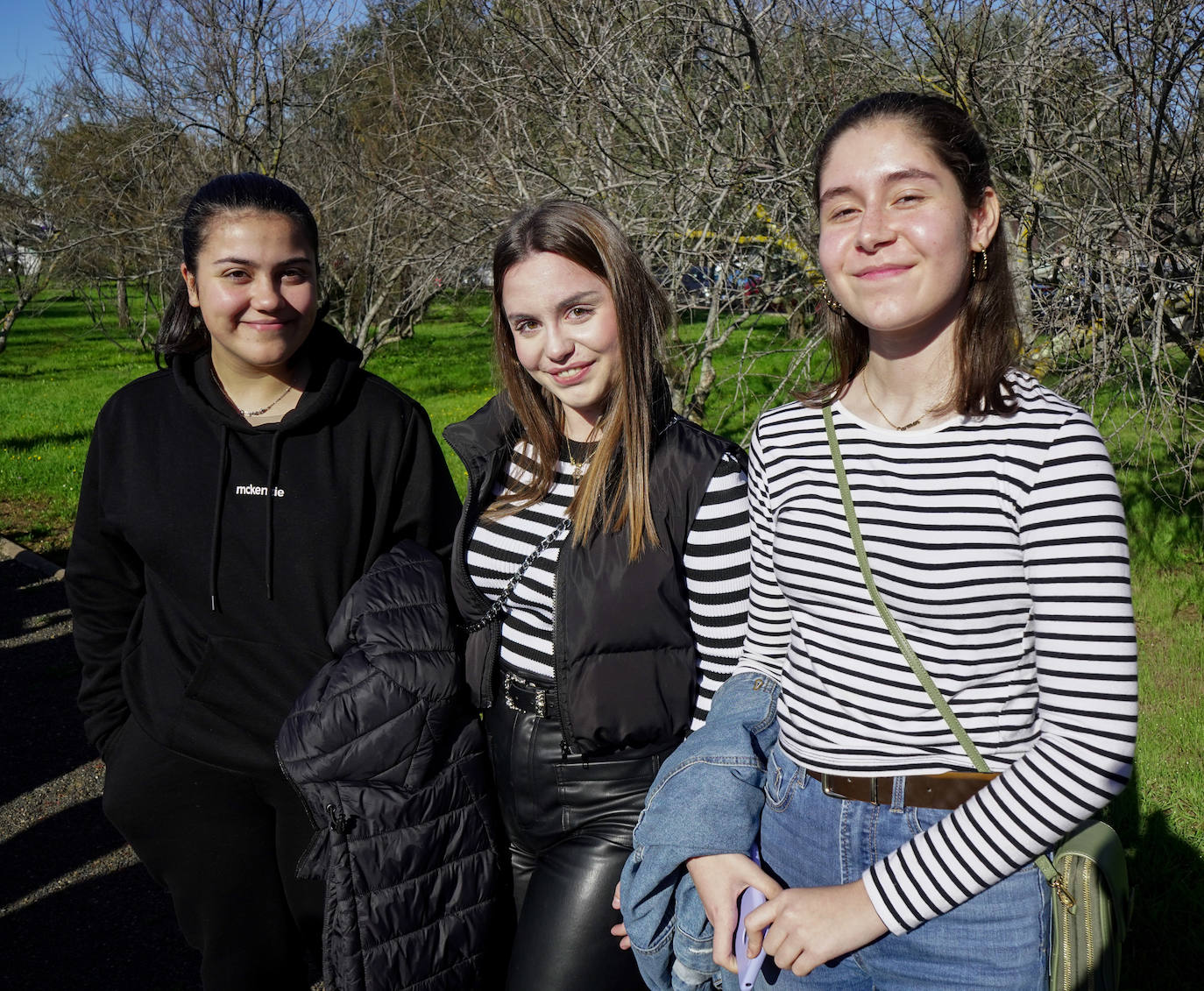 Imagen principal - La UEx abre sus puertas en Badajoz a los futuros universitarios